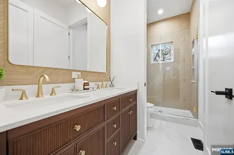 34 Crestview Hill Road Livingston NJ 07039