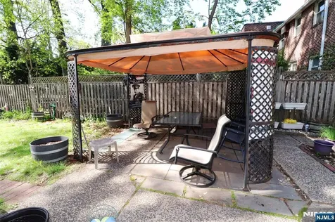348 Plaza Road Fair Lawn NJ 07410