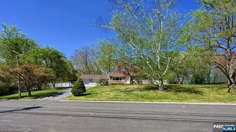 227 Emily Drive Park Ridge NJ 07656