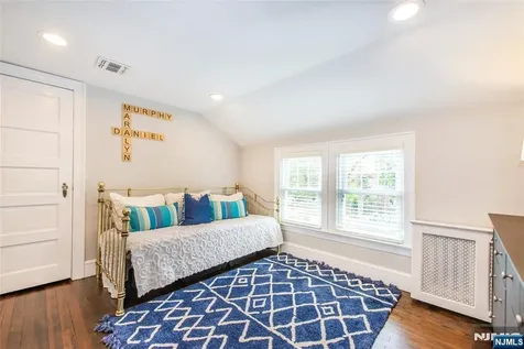 90 Gates Avenue Montclair NJ 07042