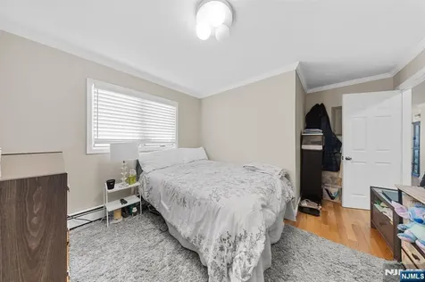 29 Pine Street Lodi NJ 07644