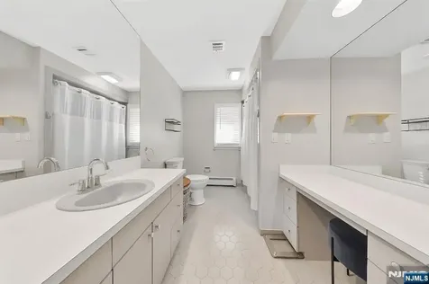 29 Pine Street Lodi NJ 07644
