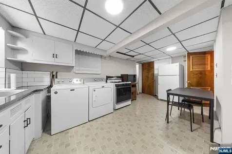29 Pine Street Lodi NJ 07644