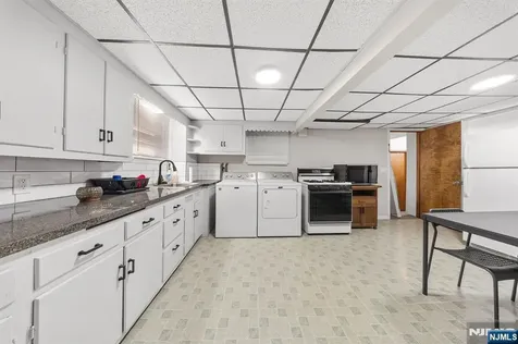 29 Pine Street Lodi NJ 07644