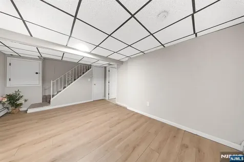 29 Pine Street Lodi NJ 07644