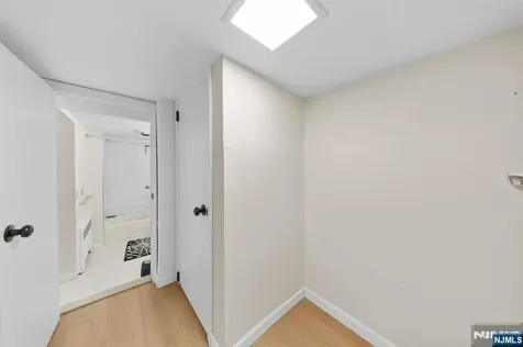 29 Pine Street Lodi NJ 07644