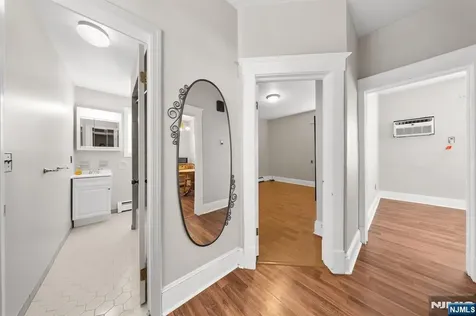 29 Pine Street Lodi NJ 07644