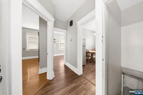 29 Pine Street Lodi NJ 07644