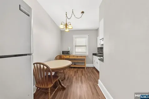 29 Pine Street Lodi NJ 07644
