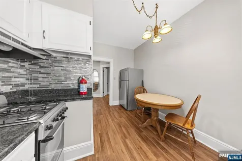 29 Pine Street Lodi NJ 07644