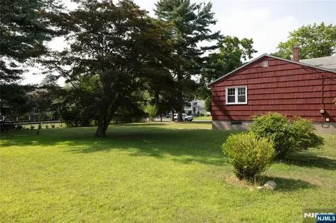 6 Rose Court Closter NJ 07624