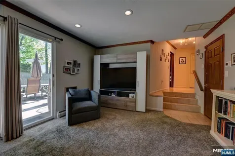 25 Debbie Court Wayne NJ 07470