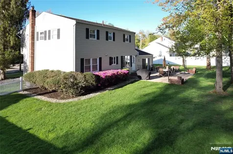 25 Debbie Court Wayne NJ 07470