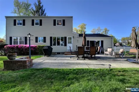 25 Debbie Court Wayne NJ 07470