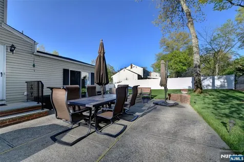 25 Debbie Court Wayne NJ 07470