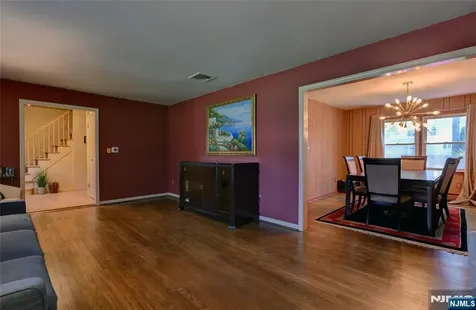 25 Debbie Court Wayne NJ 07470