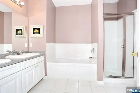 17 De Bruyle Court Hawthorne NJ 07506