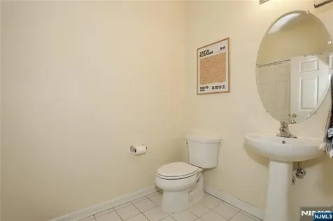 17 De Bruyle Court Hawthorne NJ 07506