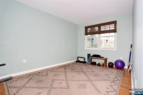 17 De Bruyle Court Hawthorne NJ 07506