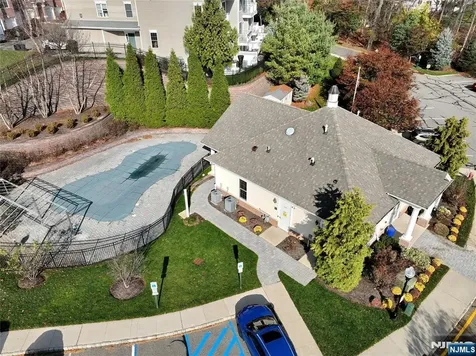 17 De Bruyle Court Hawthorne NJ 07506