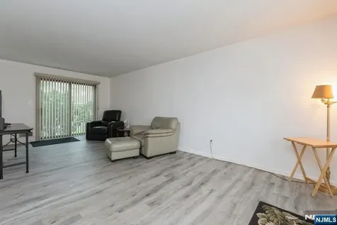 678 Bloomfield Avenue West Caldwell NJ 07006