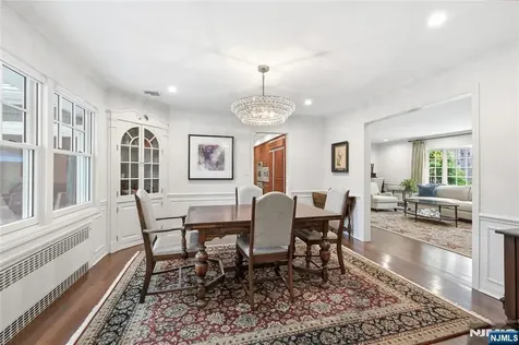 20 Deerhorn Trail Upper Saddle River NJ 07458