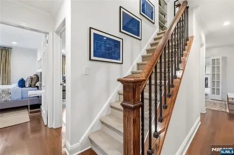 20 Deerhorn Trail Upper Saddle River NJ 07458