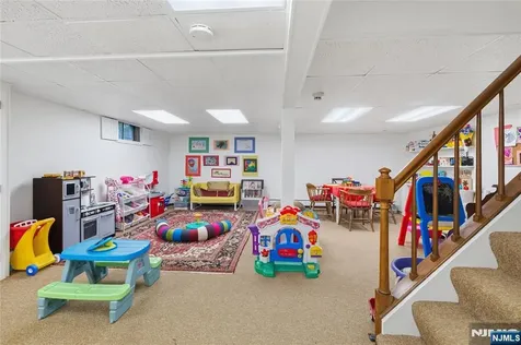 20 Deerhorn Trail Upper Saddle River NJ 07458