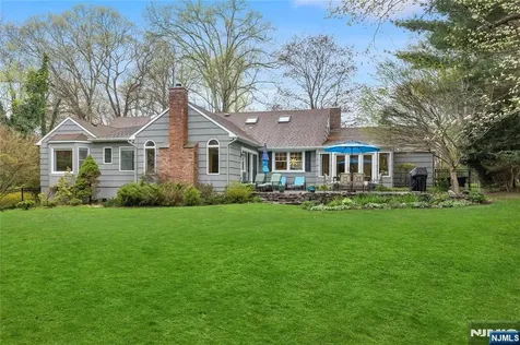 20 Deerhorn Trail Upper Saddle River NJ 07458