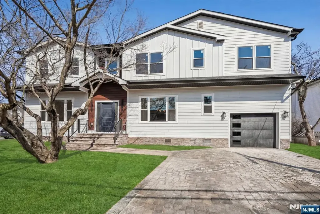 229 Sutton Place New Milford NJ 07646