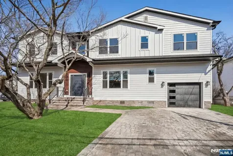 229 Sutton Place New Milford NJ 07646