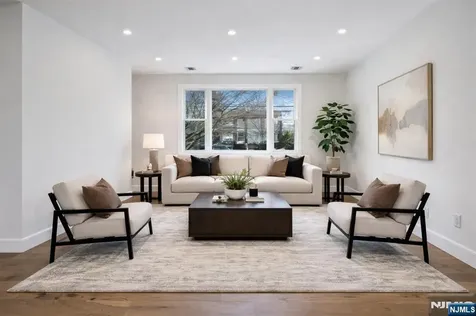 229 Sutton Place New Milford NJ 07646