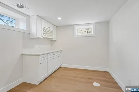 229 Sutton Place New Milford NJ 07646