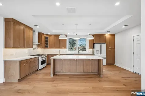 229 Sutton Place New Milford NJ 07646