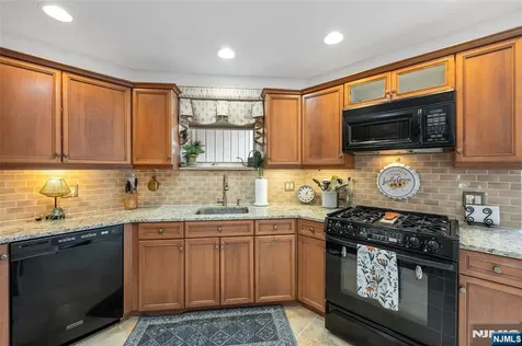 1253 Stephanie Drive North Caldwell NJ 07006