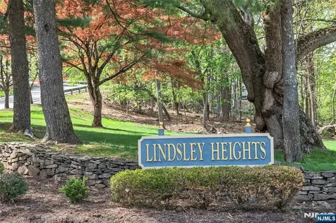 1253 Stephanie Drive North Caldwell NJ 07006