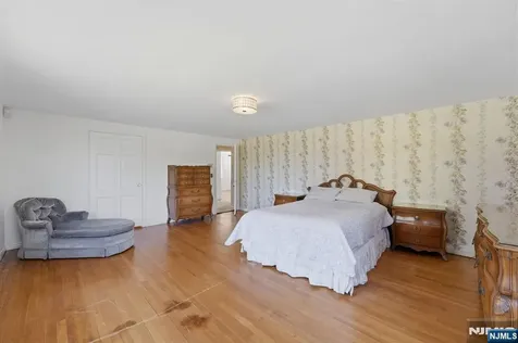 14 Elmwood Terrace Elmwood Park NJ 07407