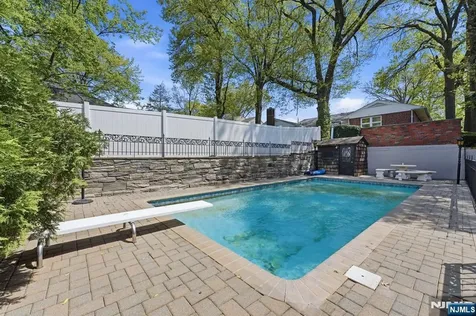 14 Elmwood Terrace Elmwood Park NJ 07407