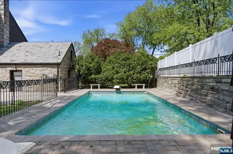 14 Elmwood Terrace Elmwood Park NJ 07407