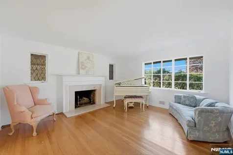 14 Elmwood Terrace Elmwood Park NJ 07407