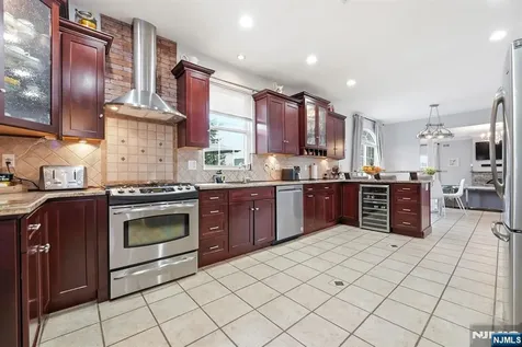 138 Spatz Avenue Nutley NJ 07110