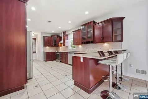 138 Spatz Avenue Nutley NJ 07110