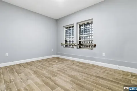 510 S 15th Newark NJ 07103