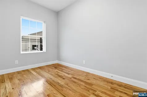 510 S 15th Newark NJ 07103