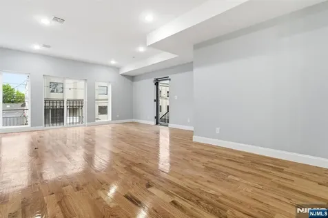 510 S 15th Newark NJ 07103