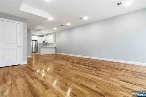 510 S 15th Newark NJ 07103