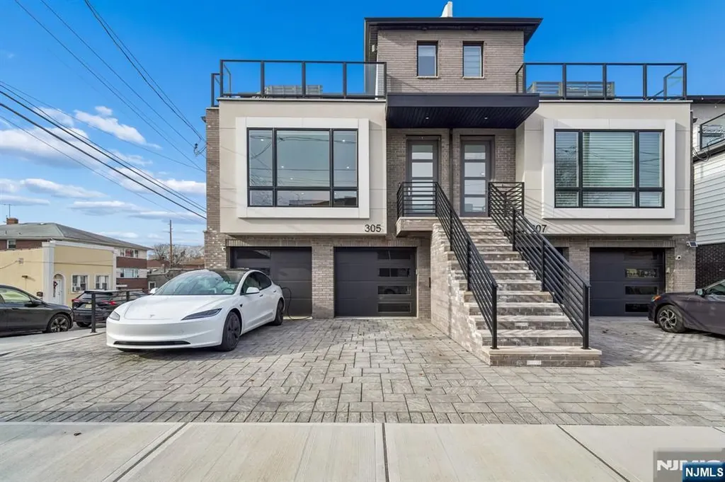 305 8th Street Fairview NJ 07022