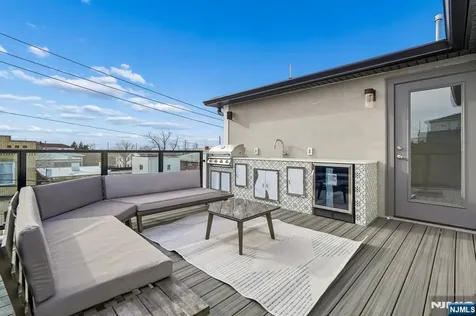 305 8th Street Fairview NJ 07022