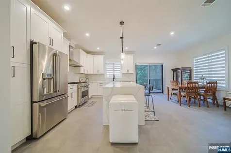 529 Lincoln Street Palisades Park NJ 07650