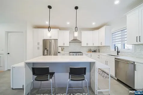529 Lincoln Street Palisades Park NJ 07650